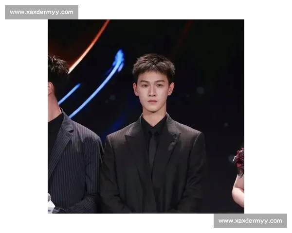 李昀锐寸头亮相:射箭钉靶心,帅得很有底气 李昀锐寸头亮相:射箭钉靶心,帅得很有底气