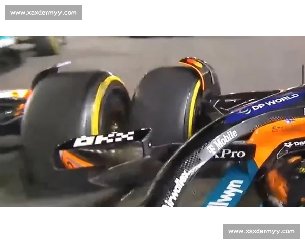 离大谱!劳森车载惊魂:两名马修横穿赛道险酿惨剧 离大谱!劳森车载惊魂:两名马修横穿赛道险酿惨剧