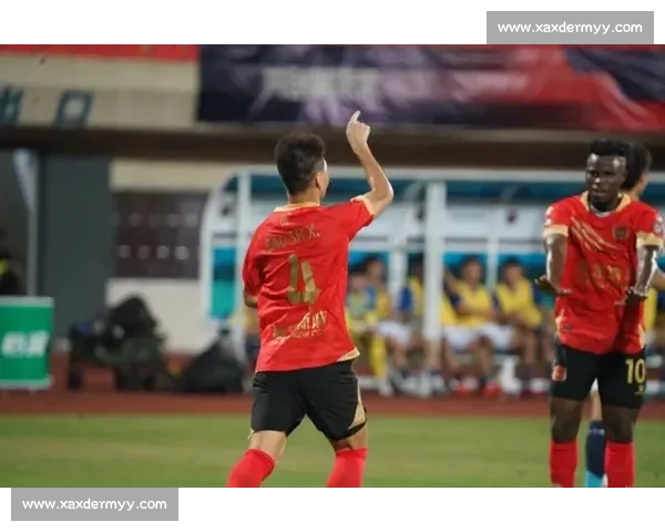 浙江队影院观赛收官:鲍盛鑫与球迷的 “家人时刻” 浙江队影院观赛收官:鲍盛鑫与球迷的 “家人时刻”